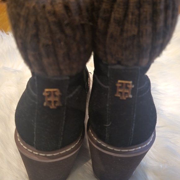 TOMMY HILFIGER SOLENNE BLACK SUEDE WEDGE BOOTIES - Picture 3 of 9